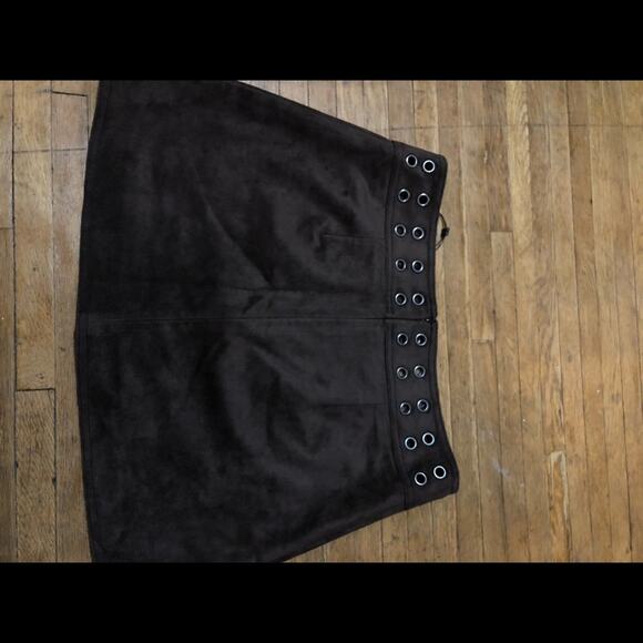 Dorothy Skirt in Mahogany BCBG: BRAND NEW - Picture 4 of 4